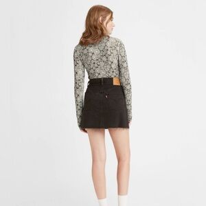 Levi’s Black Ribcage Denim Mini Skirt (Size 27)